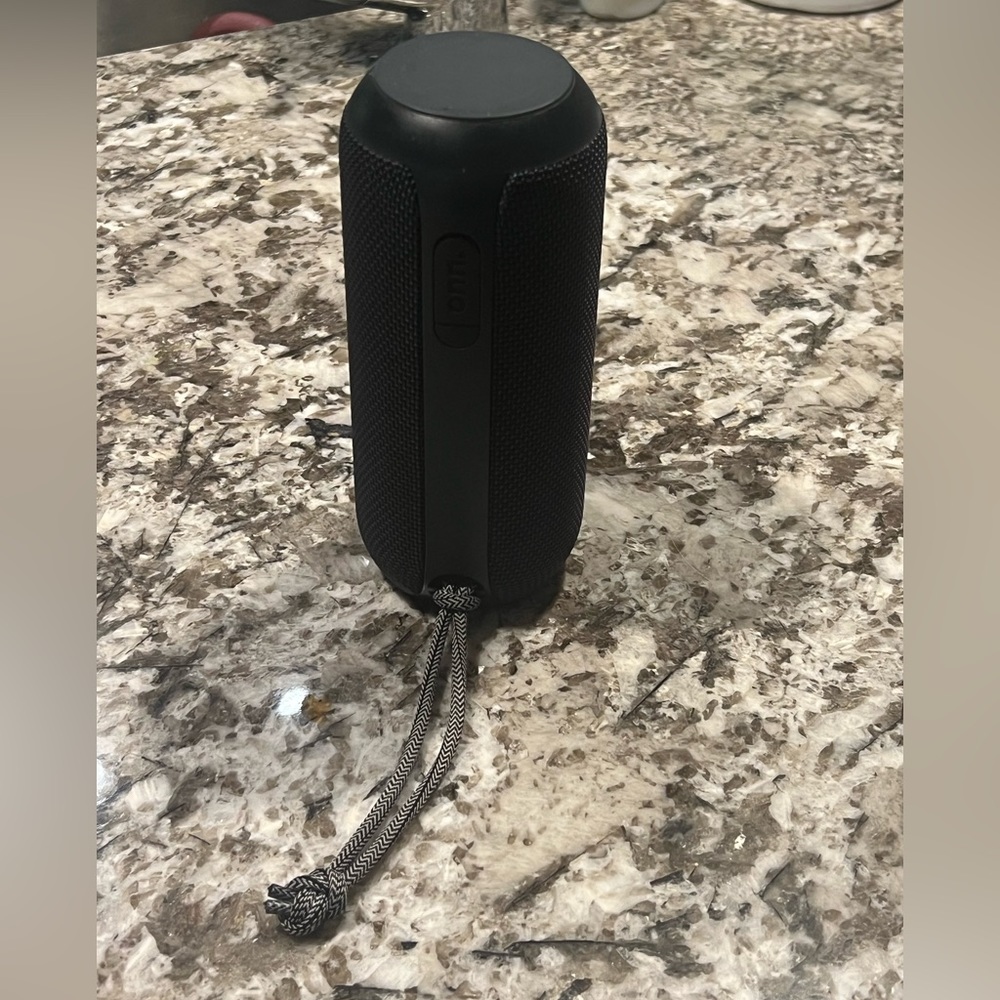 Onn Bluetooth waterproof portable speaker with charging cord